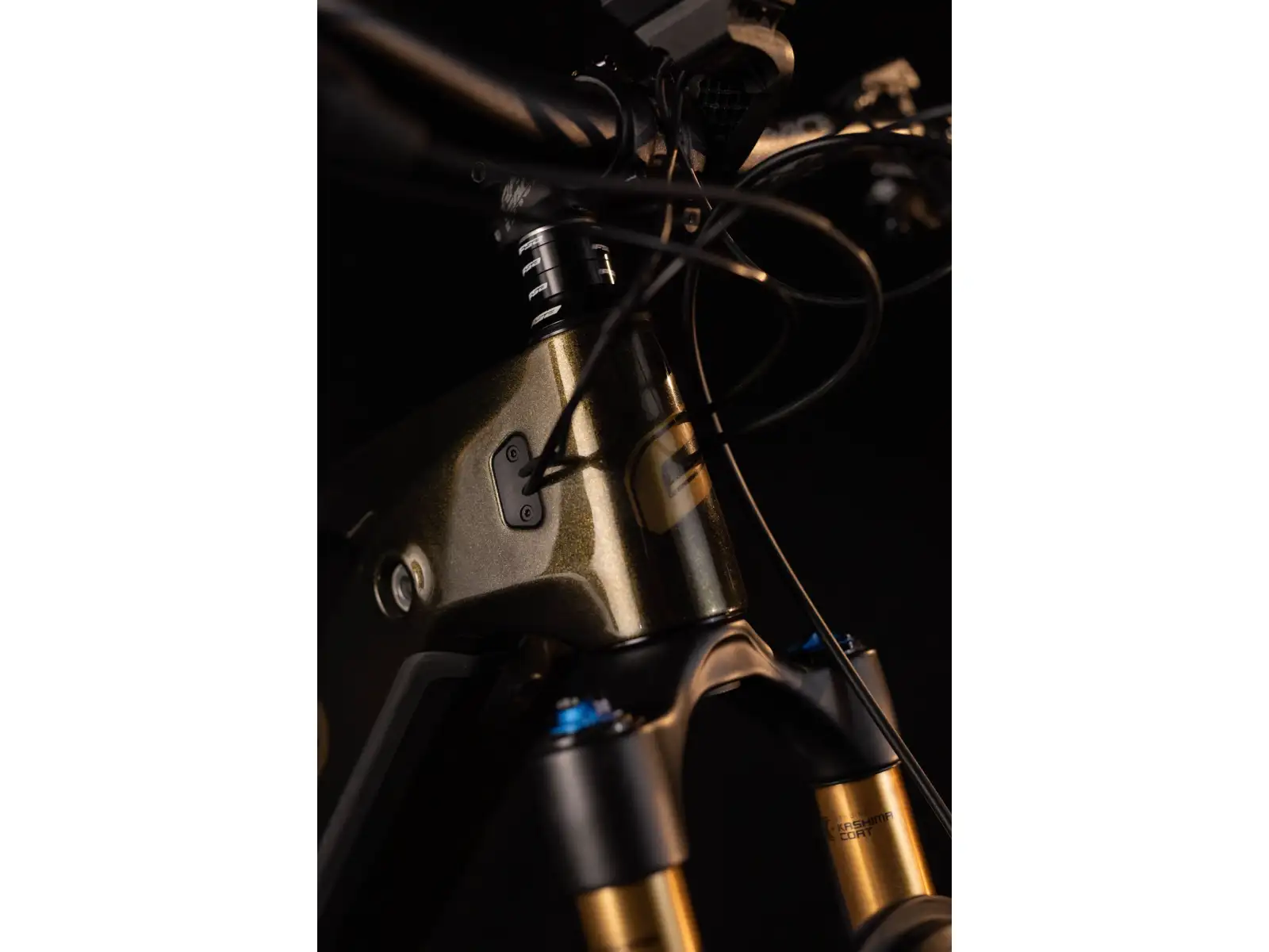 Crussis Legend 68 celoodpružený elektrobicykel