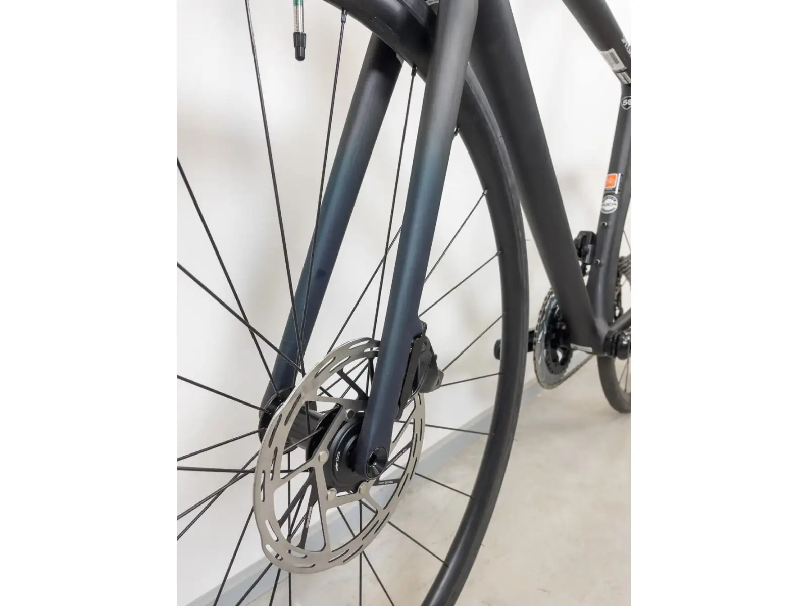 Specialized Aethos Comp Rival eTap AXS Satin Carbon cestný bicykel
