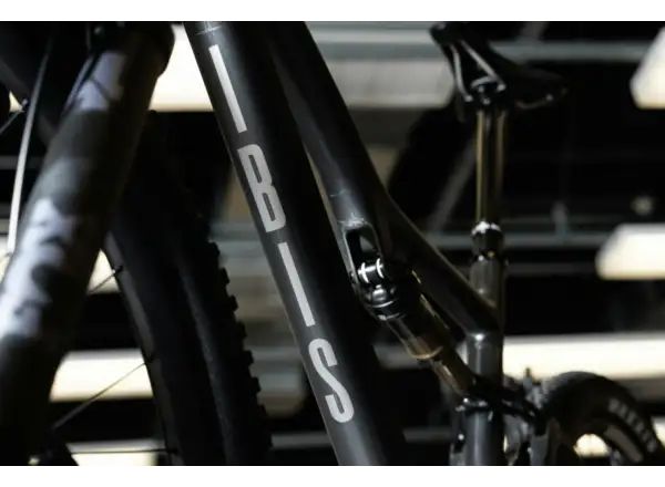 Ibis Exie US GX AXS T-Type horský celoodpružený bicykel Clear Charcoal