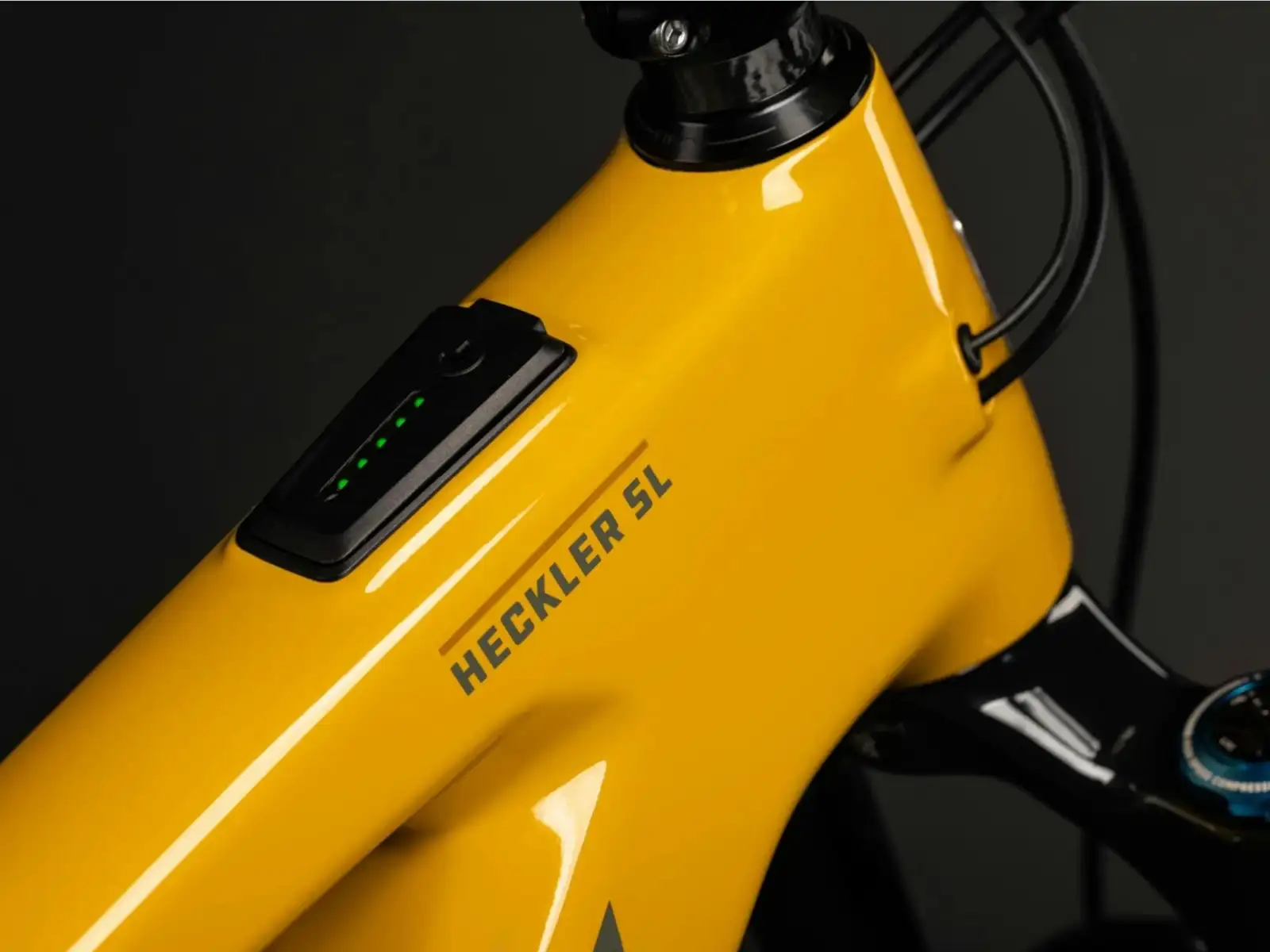 Santa Cruz Heckler SL 1 C MX GX AXS celoodpružený elektrobicykel Gloss Mustard