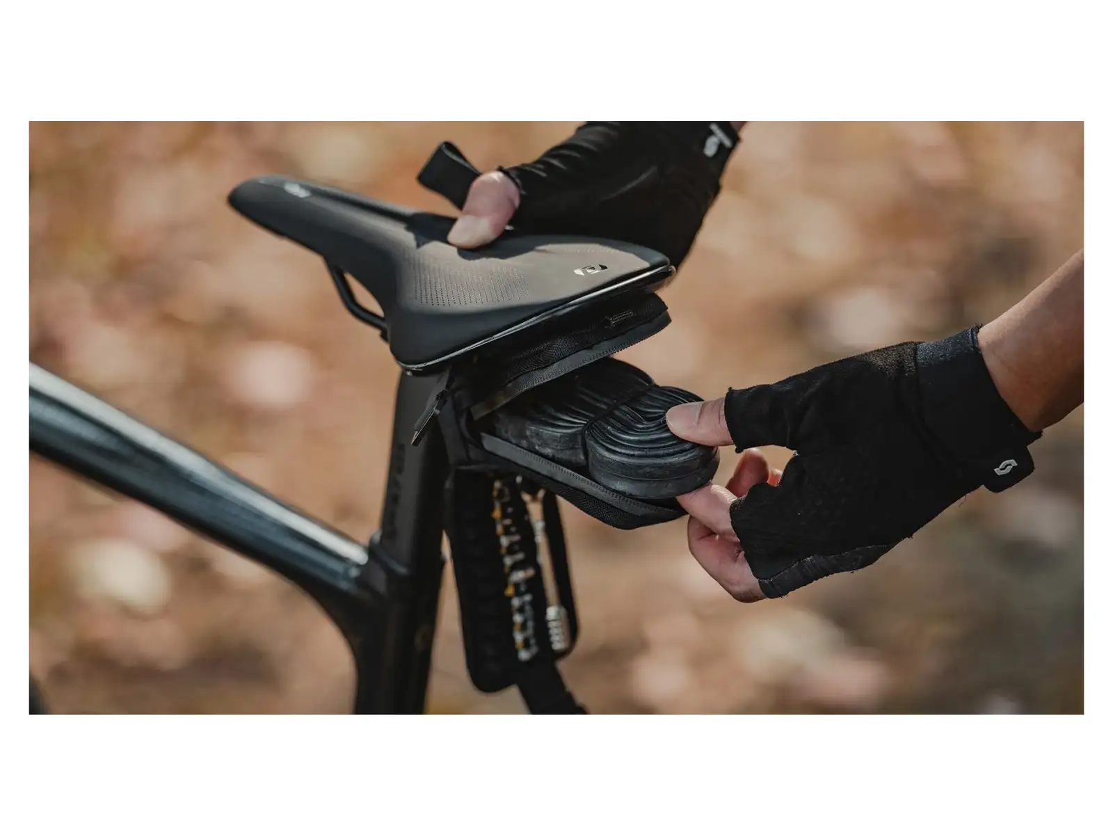 Topeak Elementa Seatbag w Essential Tools podsedlová taška s náradím