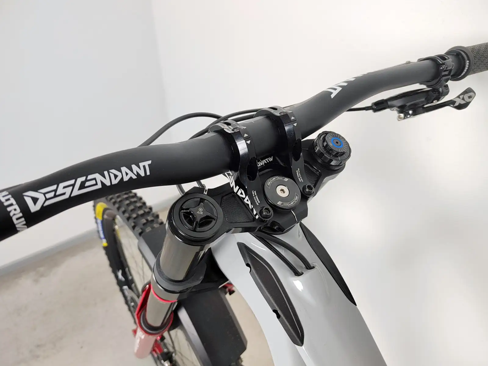 Veľkosť zjazdového bicykla GT Fury Custom. M