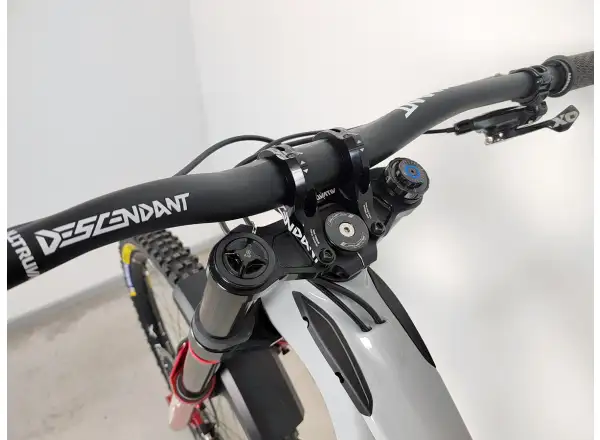 Veľkosť zjazdového bicykla GT Fury Custom. M