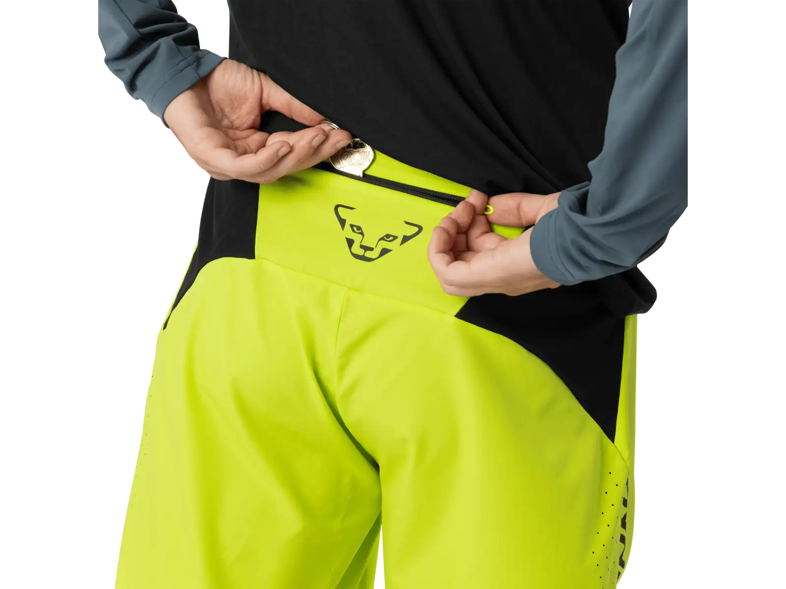 Dynafit Alpine Pro 2v1 pánske bežecké kraťasy Ultra Yellow
