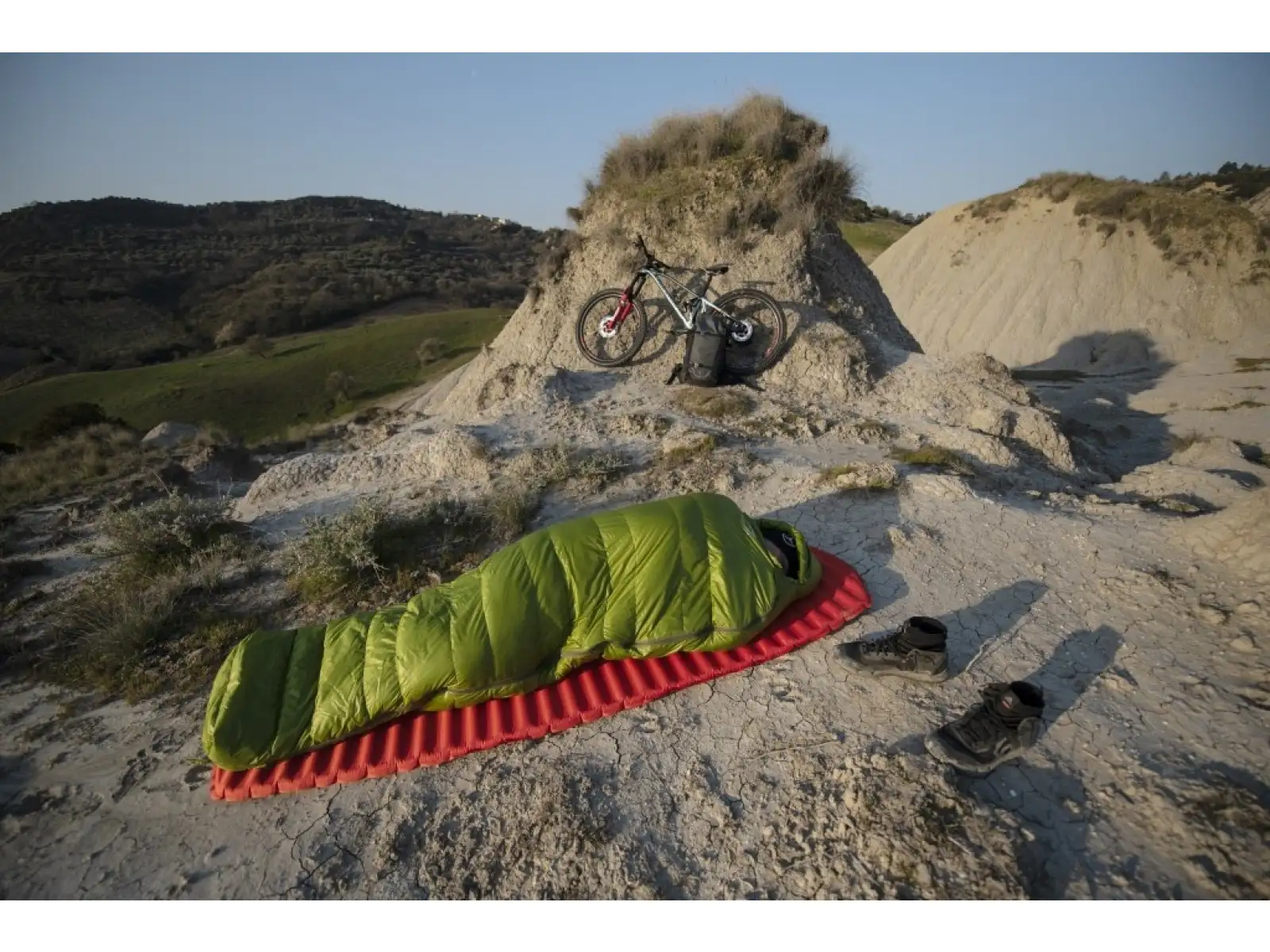 Pinguin Lava 350 spacák 195 cm zelená
