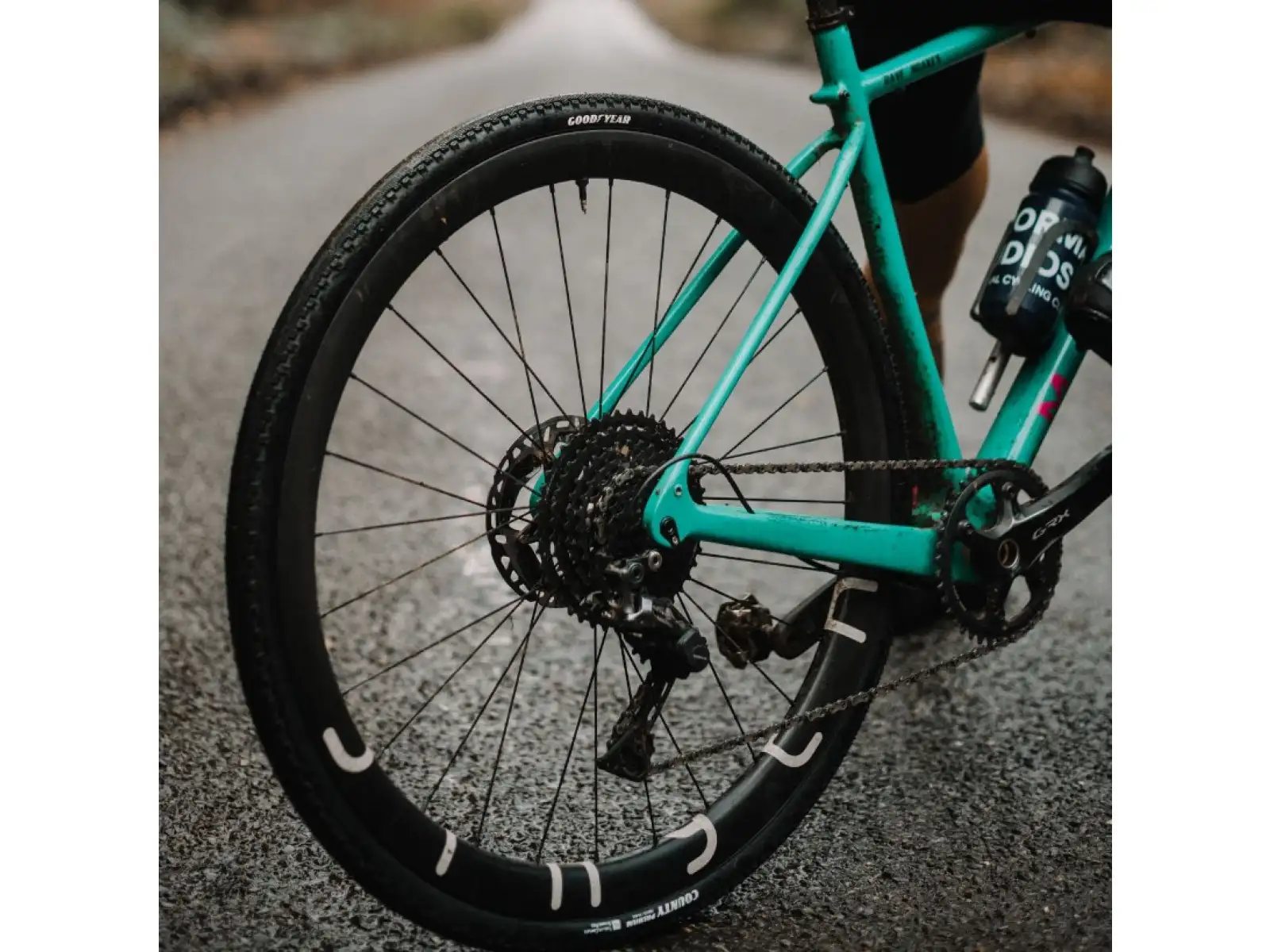Goodyear County Ultimate Tubeless Complete 650x50 gravel plášť Kevlar Black