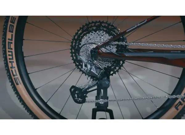 Superior Team XF 29 Issue R celoodpružený horský bicykel Gloss Red Carbon/Chrome