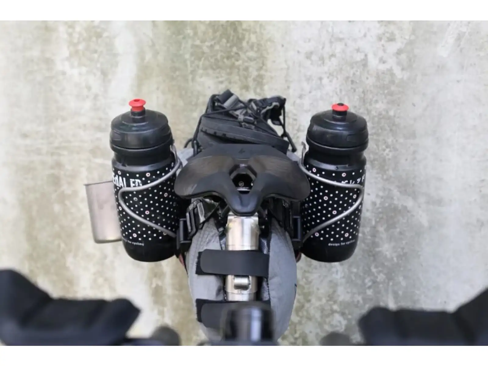 Woho Saddle Bag stabilizátor čierna
