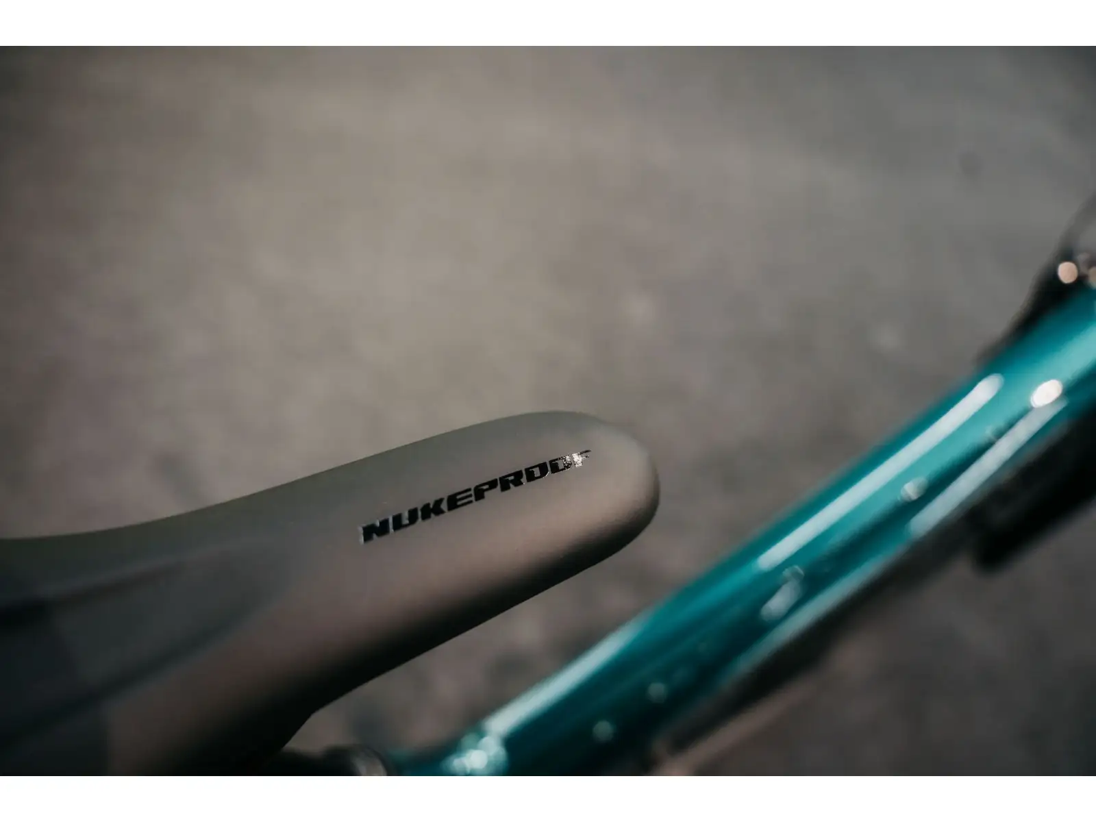 Nukeproof Tracker Pro 275 Cues 1x11 horský bicykel Petrol Green/Chrome