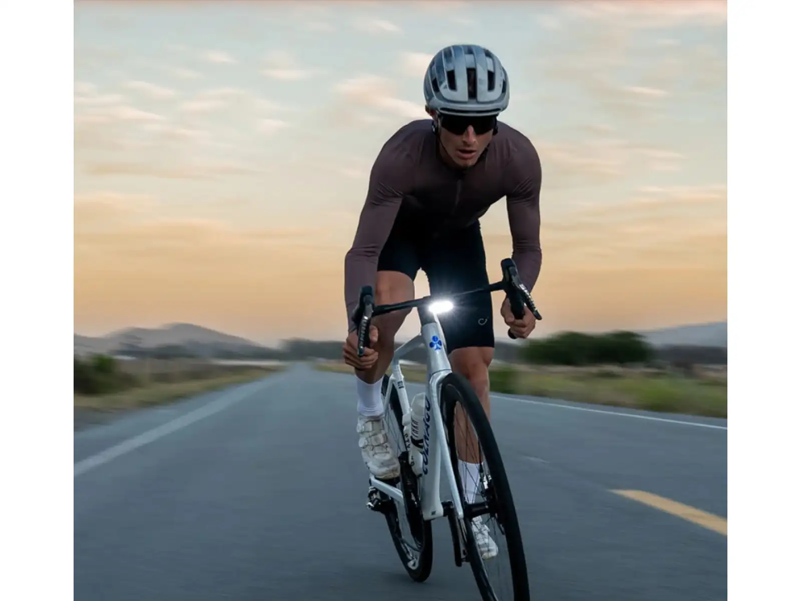Lezyne Road Drive 500 predné svetlo