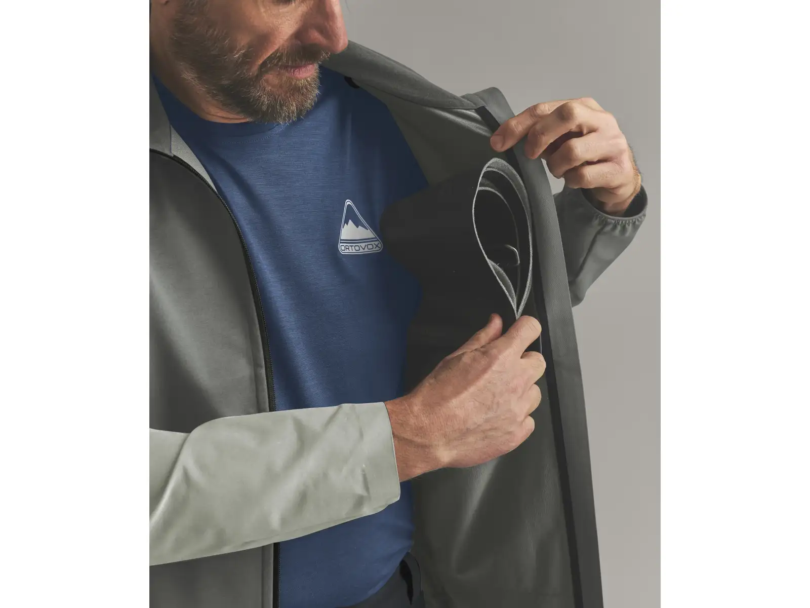 Ortovox Ortler Softshell Plus Jacket pánska softshellová bunda Dark Sage