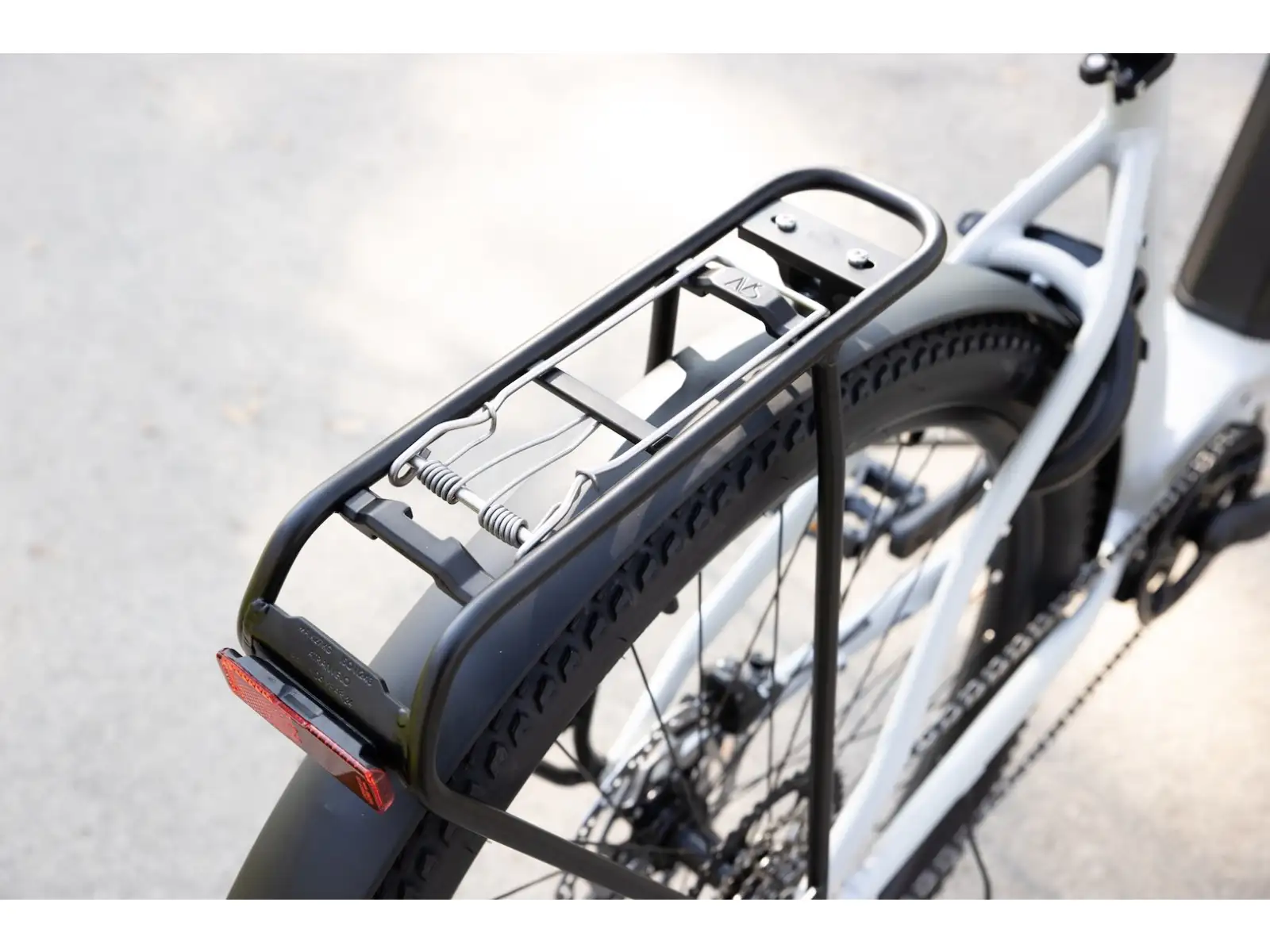 Rock Machine eRokk B70T nízkonástupový elektrobicykel Matte Limerock Grey
