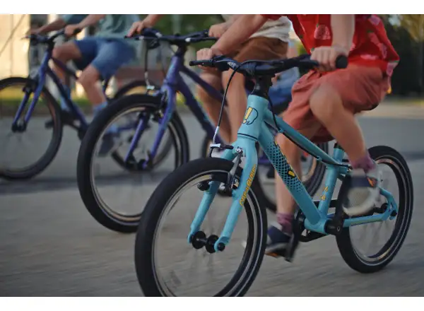 Fíha 16 CoralBubble detský bicykel (modrý)