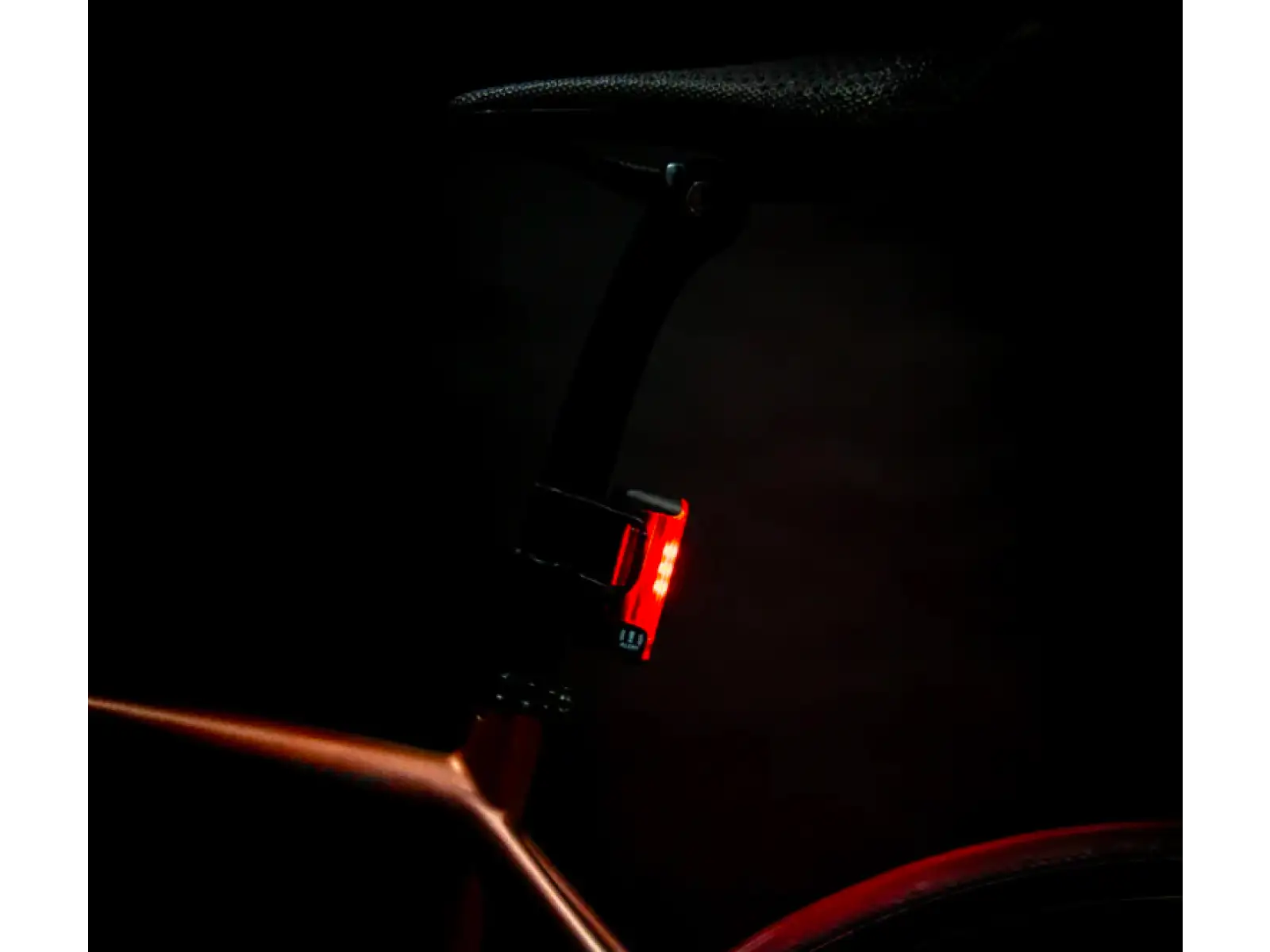 Lezyne Strip Drive Pro Alert 400+ Rear zadné svetlo Black