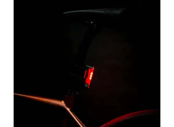 Lezyne Strip Drive Pro Alert 400+ Rear zadné svetlo Black