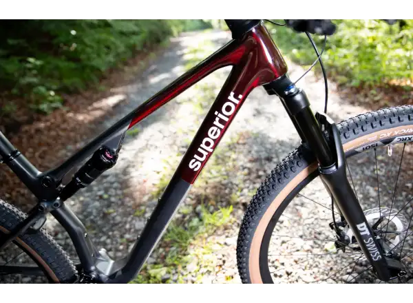 Superior XF 9.6 Team celoodpružený bicykel Gloss Carbon/Red Carbon