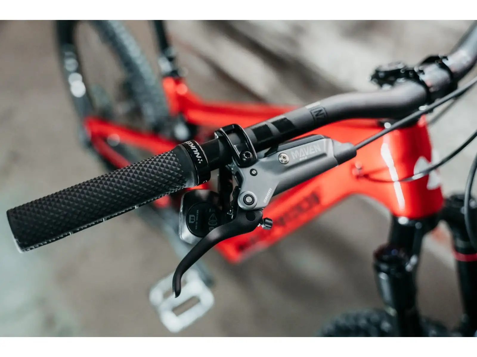 Nukeproof Reactor Carbon Pro 290 T-GX celoodpružený bicykel Red