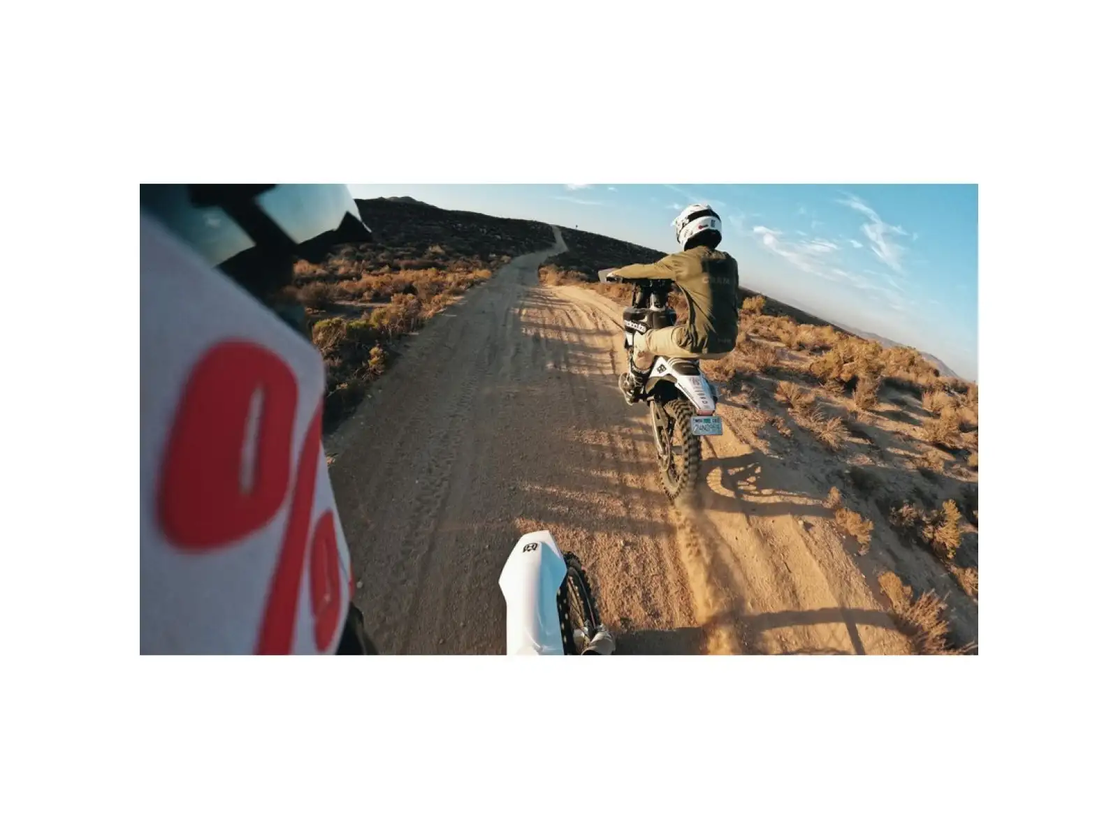 GoPro Predný + bočný držiak na prilbu