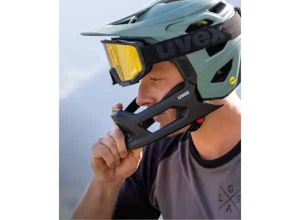 Prilba Uvex Revolt MIPS All Black Matt