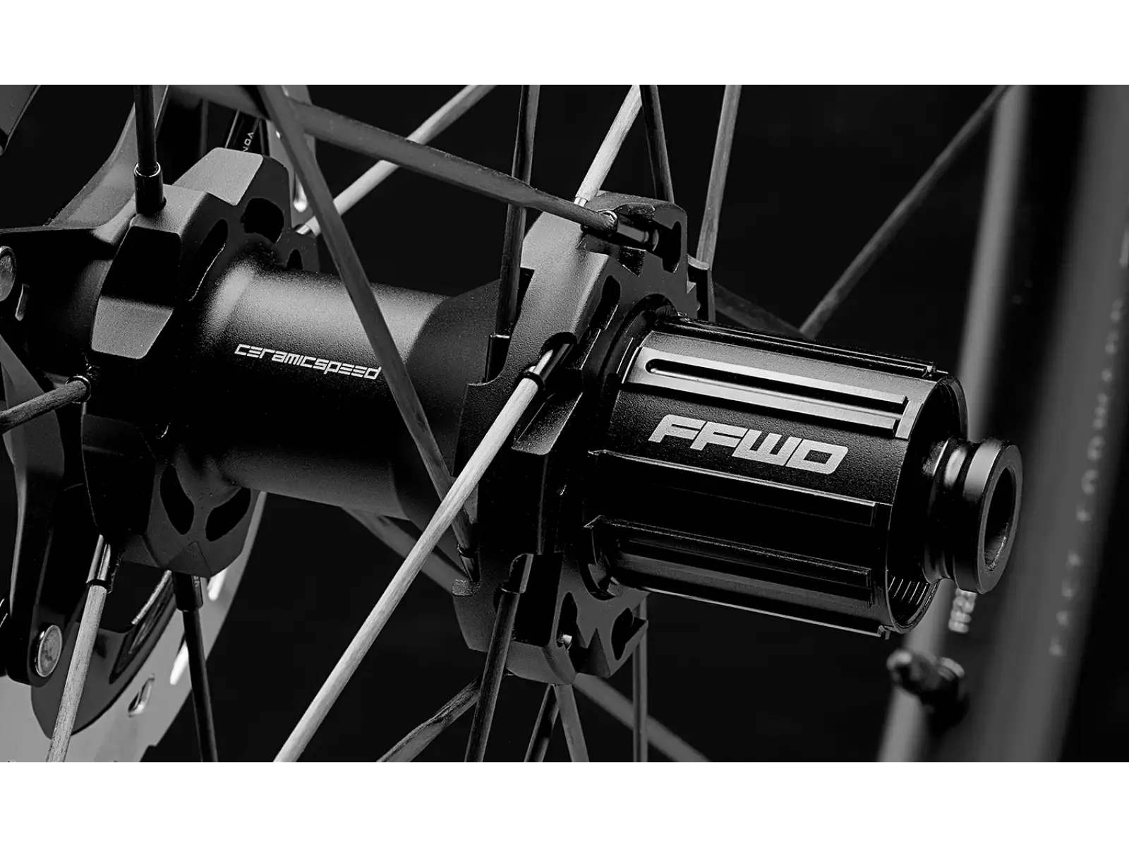 FFWD RAW CS 33 cestné výpletové kolesá Matt Black