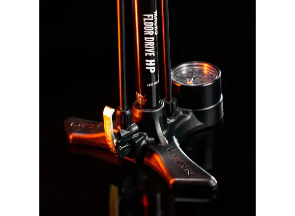 Lezyne Macro Floor Drive pumpa Flat Black