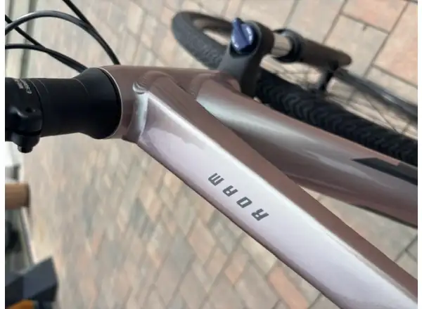 Giant Roam 3 trekingový bicykel Shell White