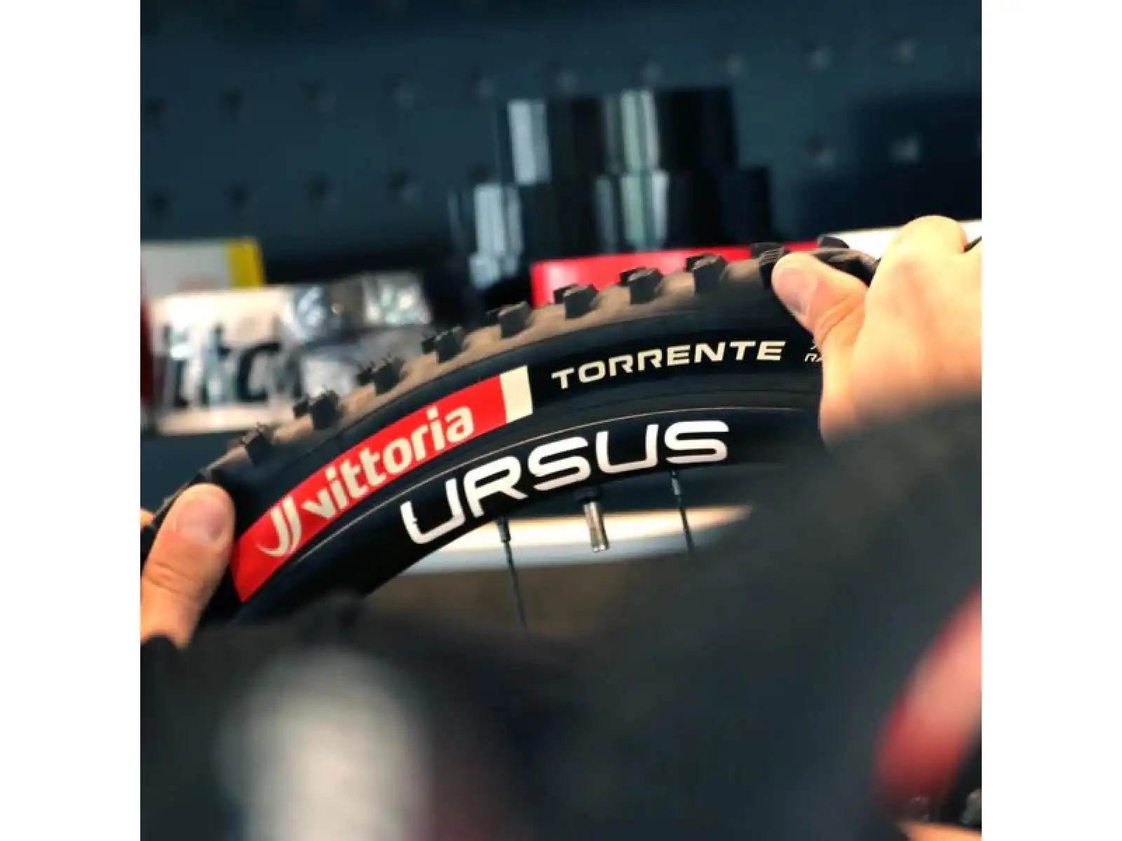 Vittoria Torrente 29x2.4 XC Race G2.0 MTB plášť kevlar Full Black