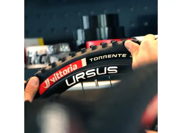 Vittoria Torrente 29x2.4 XC Race G2.0 MTB plášť kevlar Full Black