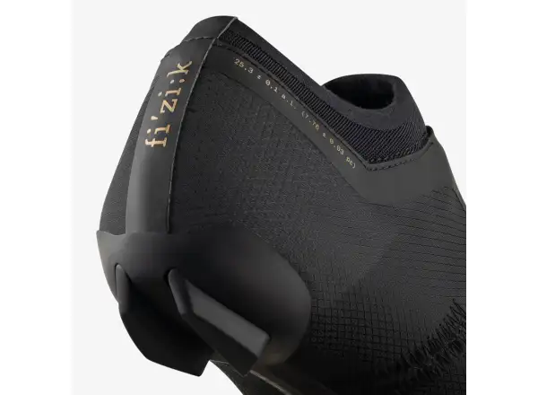 Fizik Vento Vega Carbon cestné tretierky Coal Black/Black