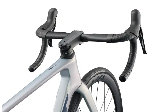 Giant Propel Advanced 2 cestný bicykel Supernova