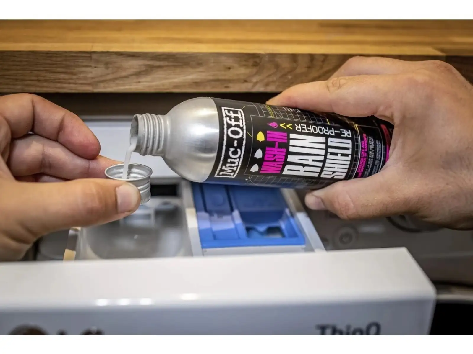 Muc Off Wash-In Rain Shield Re-proofer prací prostriedok 300 ml