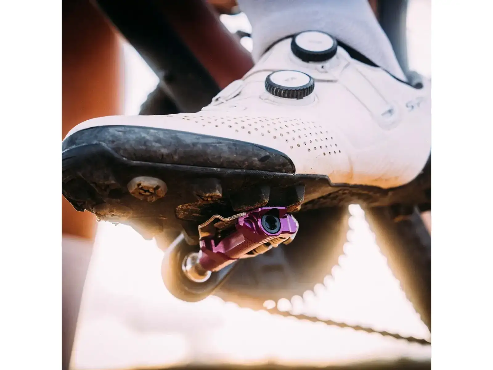 WOLF TOOTH DEL Gravel Race bezklipové pedále Ultraviolet Purple