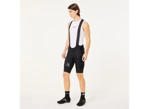 Oakley Off Grid Cargo Bib Short 2.0 pánske cyklistické šortky Blackout