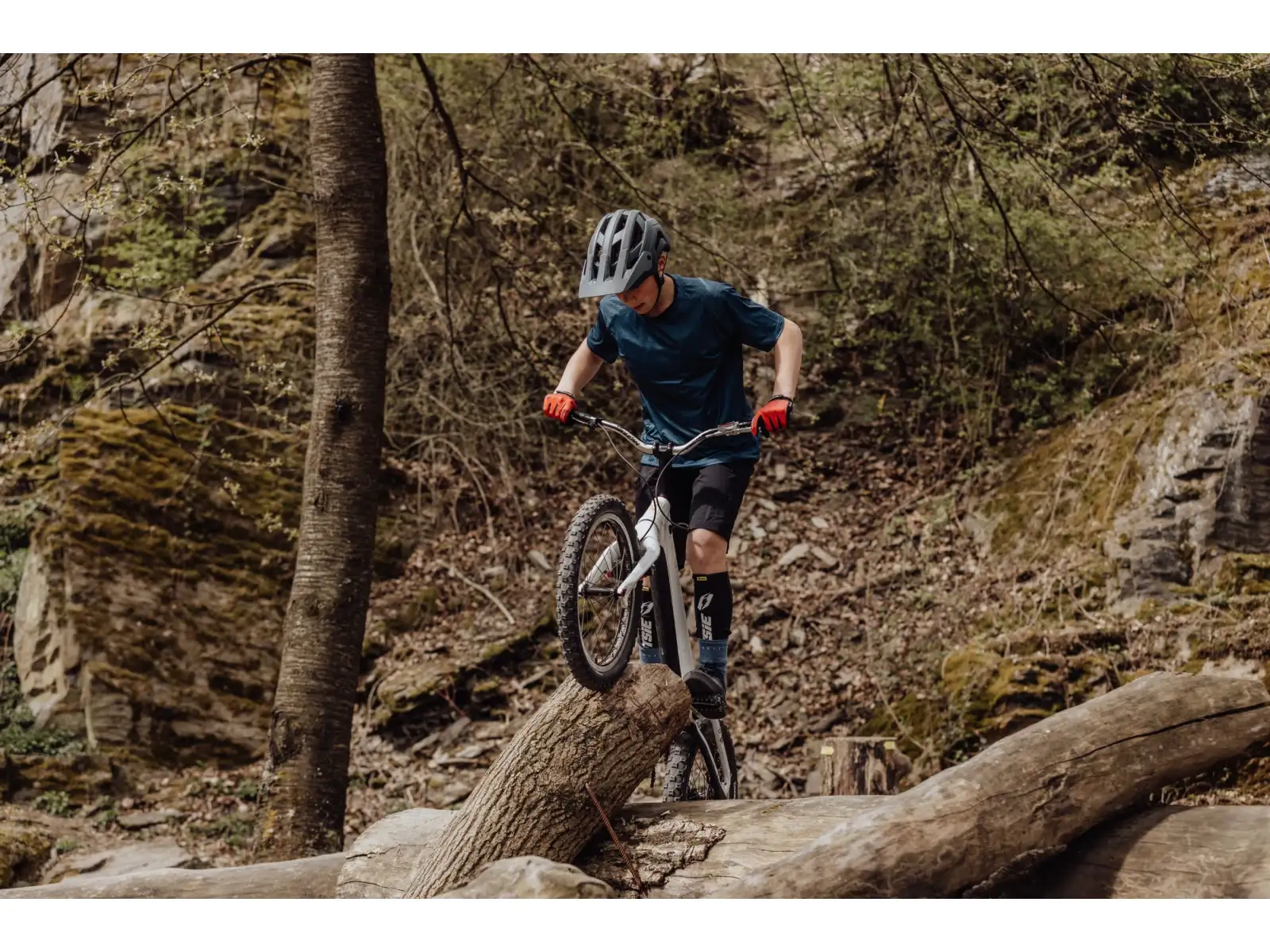 Force Trail MTB prilba antracitová