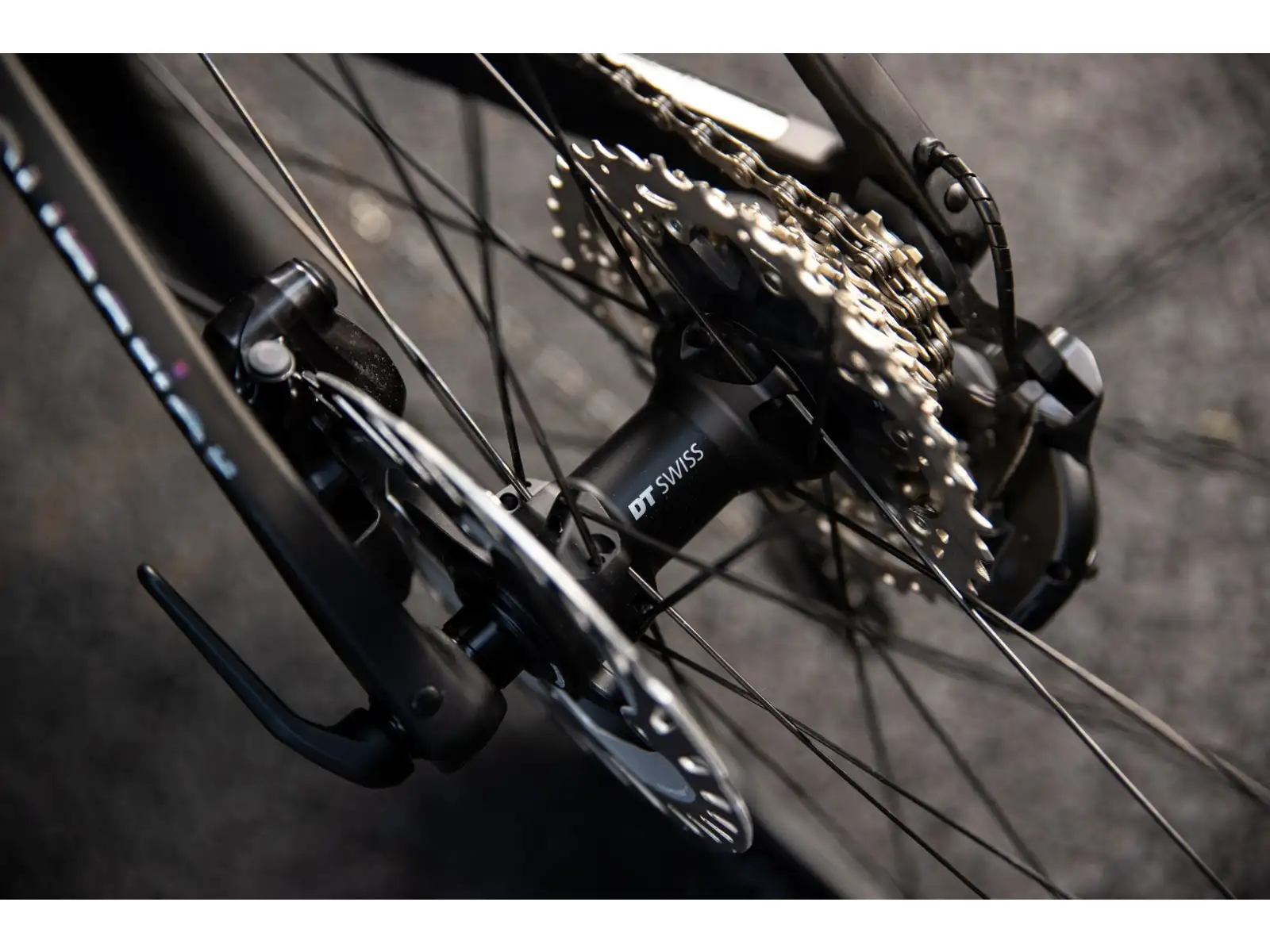 Superior XR 9.7 GF cestný bicykel Gloss Rainbow Black / Carbon
