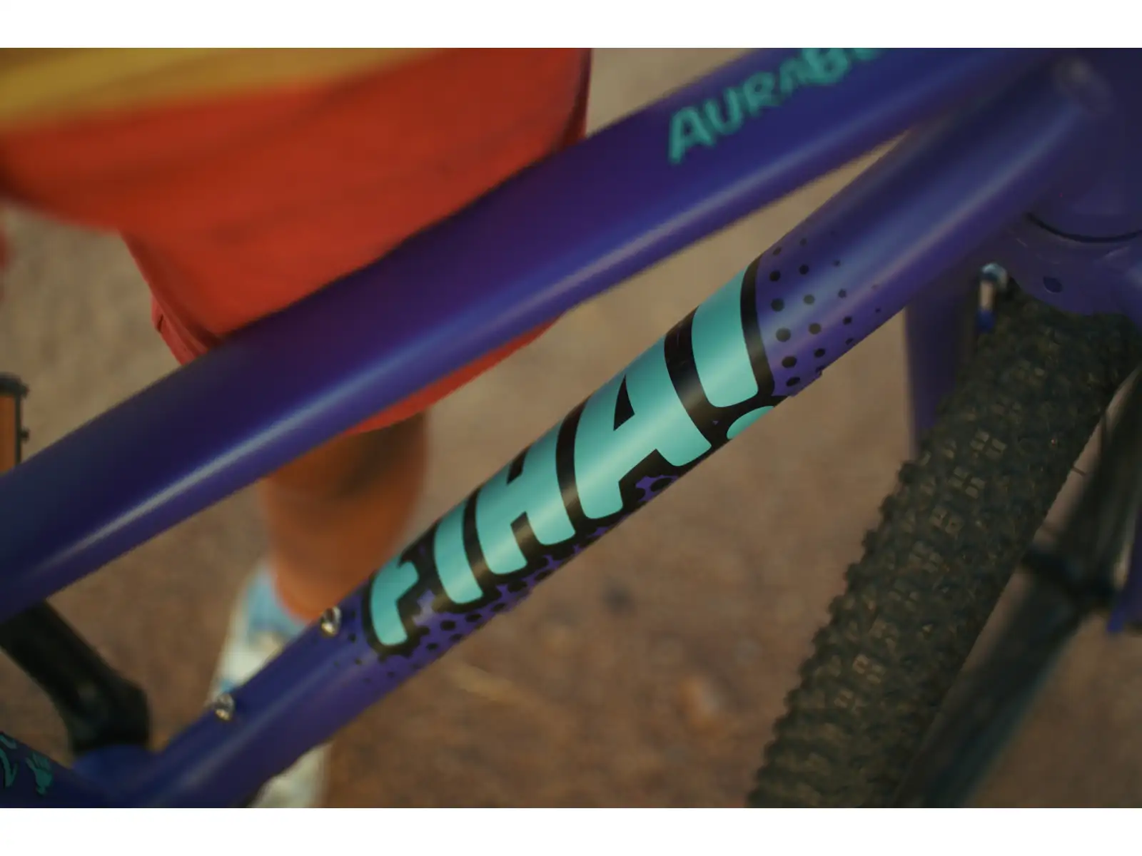 Fíha 24 AuraBlazer detský bicykel (fialový)