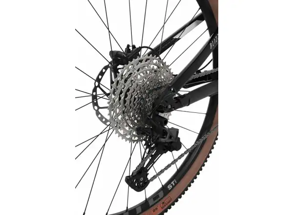 Rock Machine Blizzard XCM 70-29 white/grey celoodpružený horský bicykel