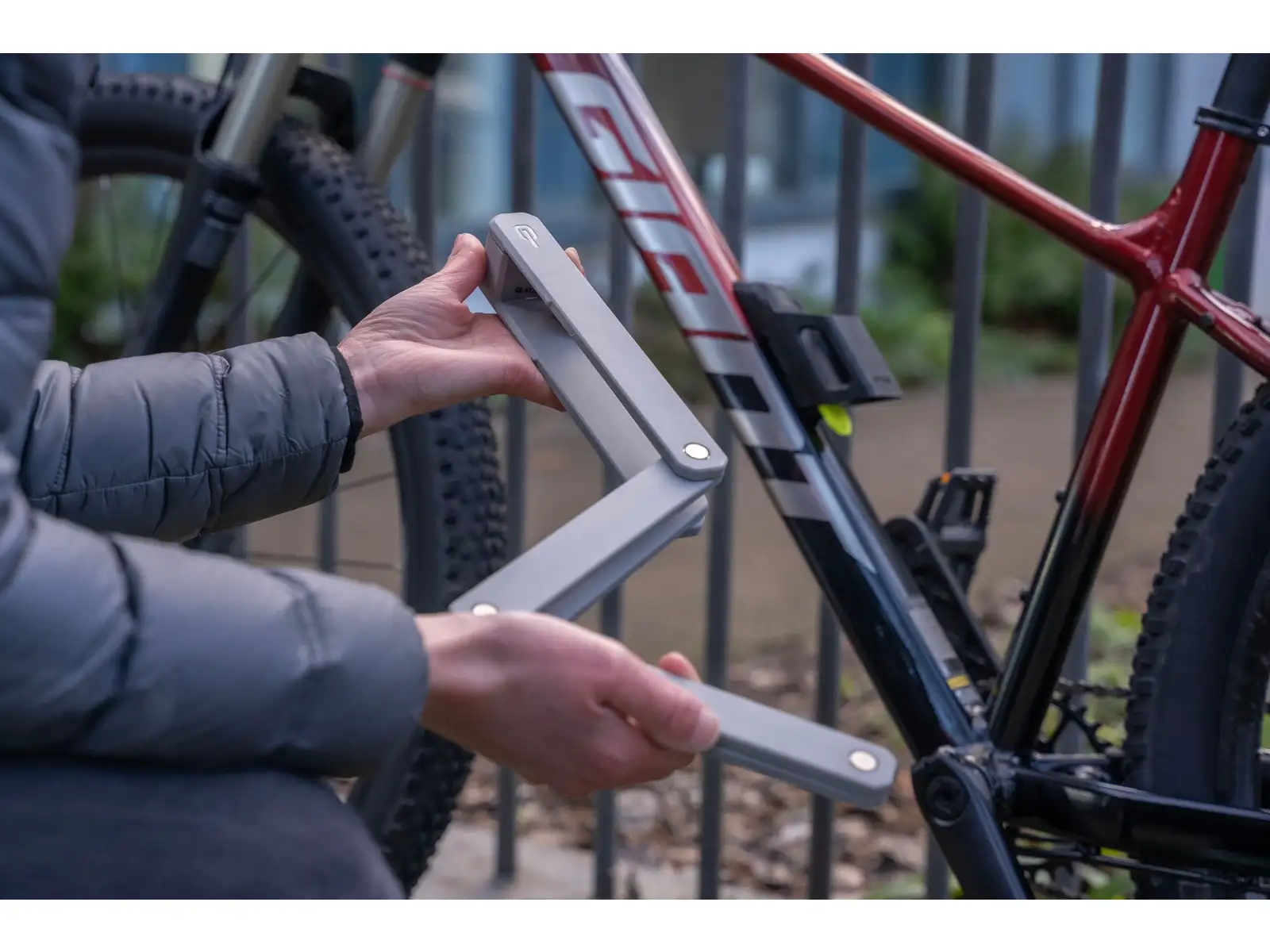 HIPLOK zámok Switch 105cm sivá