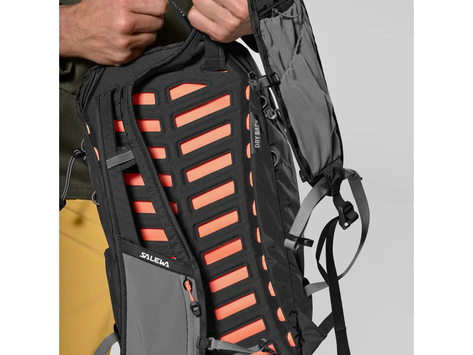 Salewa Pedroc Active batoh 16 l Black Out
