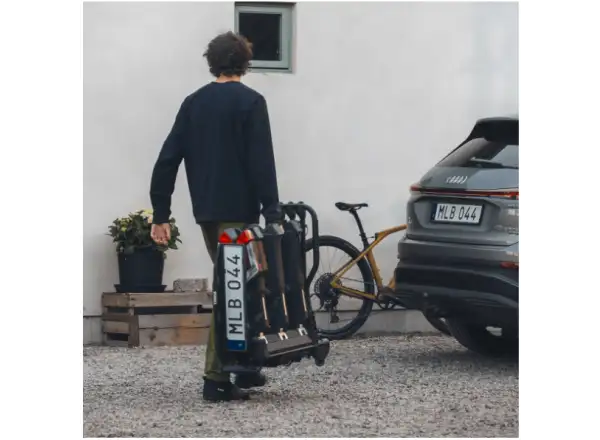 Thule EasyFold XT Black/Silver nosič 2-3 bicyklov na ťažné zariadenie