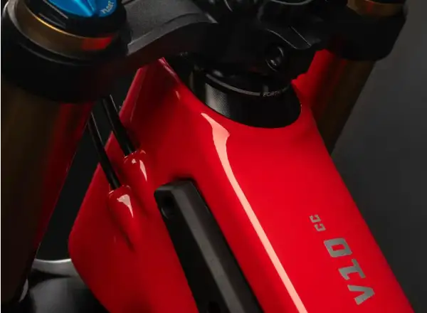 Santa Cruz V10 8 CC MX 24 zjazdový rám Red Factory veľkosť L.