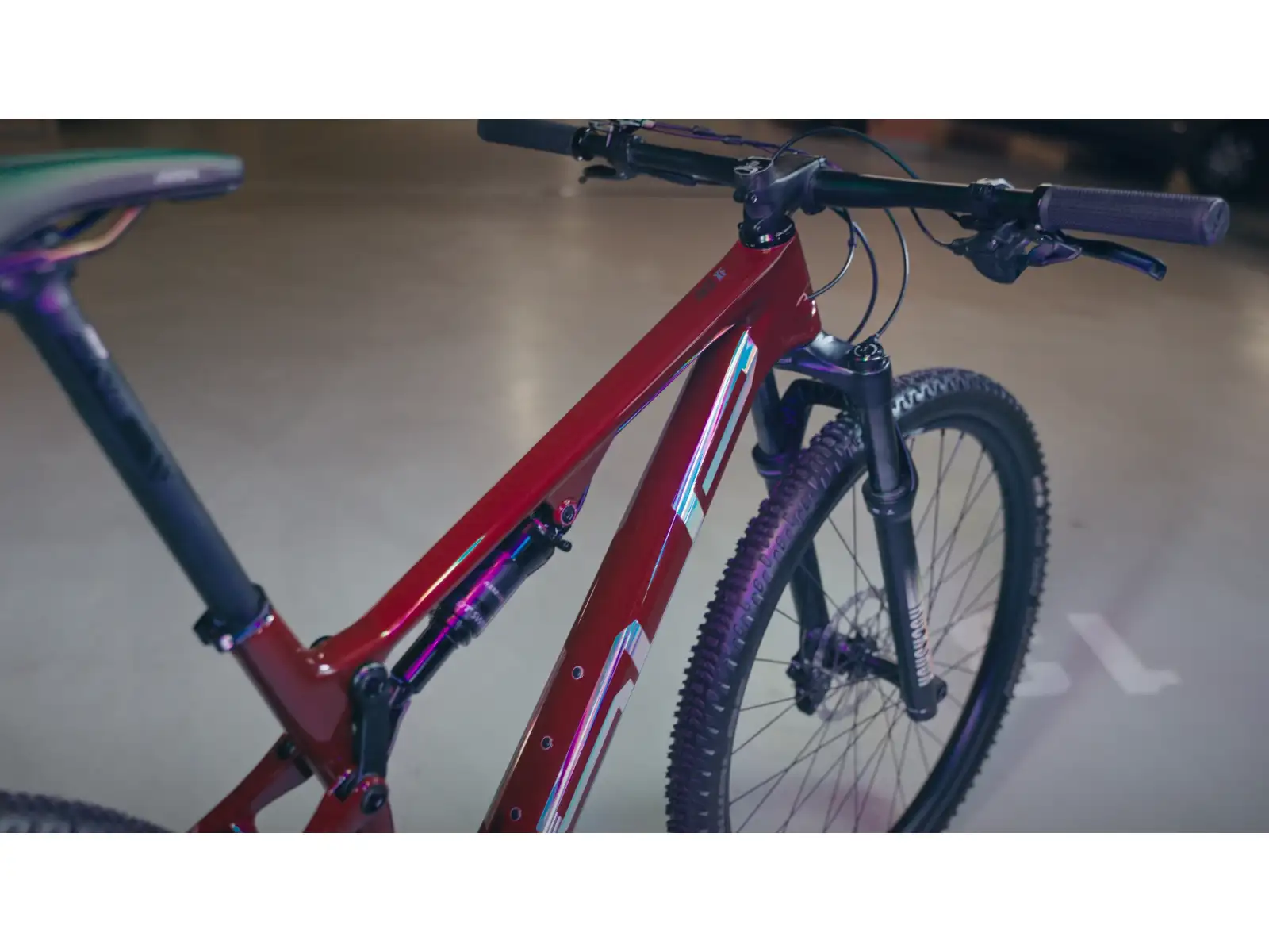 Superior XF 929 RC horský bicykel Gloss Dark Red/Hologram Chrome