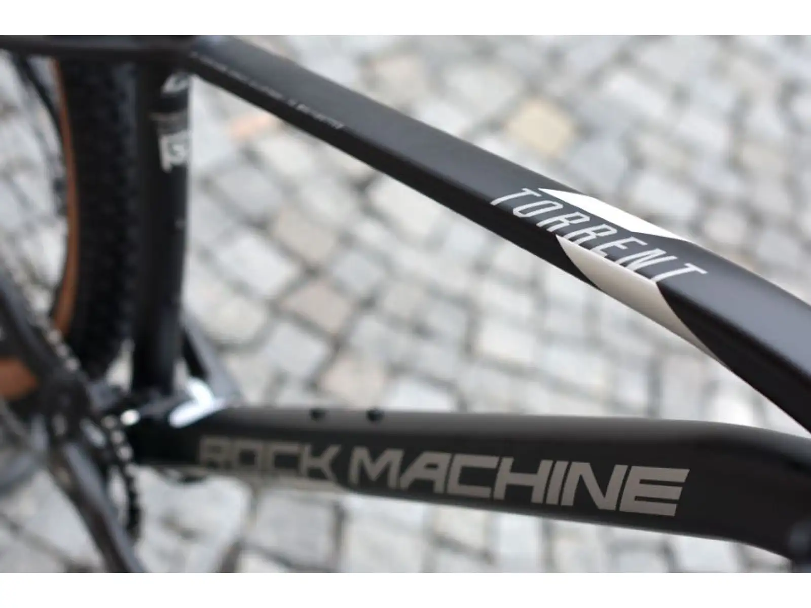 Rock Machine Torrent 90-29 Matte Black/Grey/Silver horské kolo