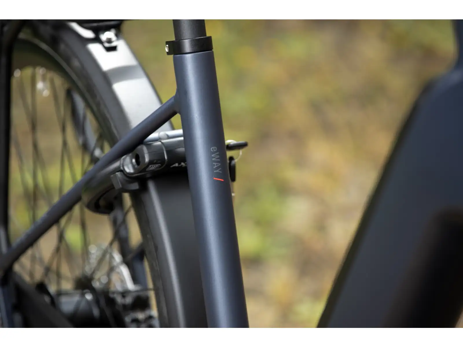 Superior eWAY 6.1 mestský elektrobicykel Matte Dark Blue