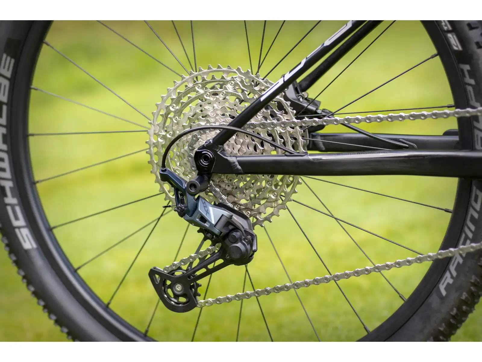 Superior Team 27 Issue Matte Black/Hologram Chrome/Team Red detský bicykel