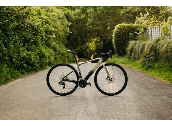 Liv Avail Advanced E+ Elite 2 cestný elektrobicykel Golden Haze