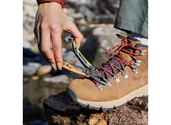 Leatherman Skeletool CX multitool Aurora