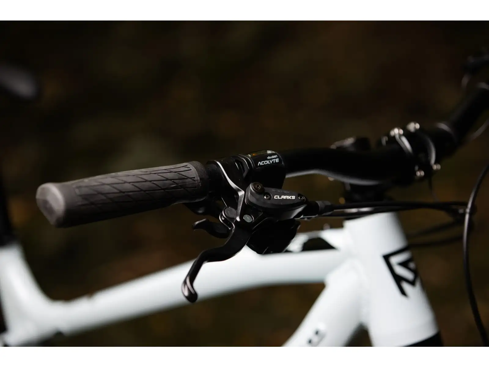 Rock Machine VYÖRY e50 S fatbike elektrobicykel Gloss White/Black VZORKA