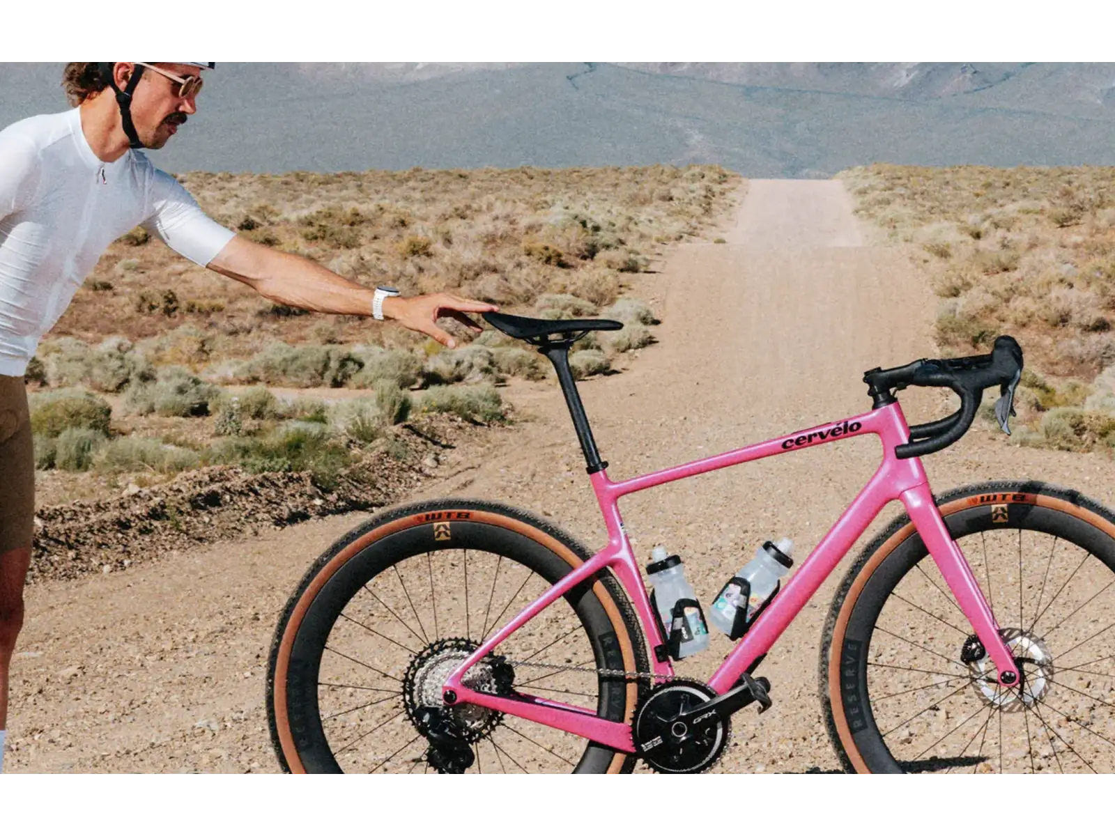 Cervélo Aspero SRAM Apex AXS 1 gravel bicykel Dusty Unicorn