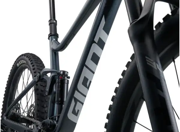 Giant Stance 2 celoodpružený horský bicykel Black Diamond